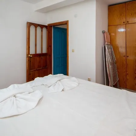 Cozy Flat With Balcony 1 Min To Beach In *