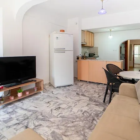 Cozy Flat With Balcony 1 Min To Beach In *